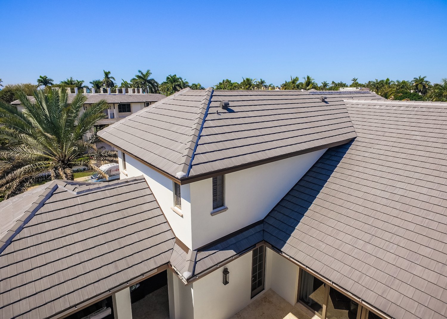 what to look for when selecting a roofing contractor